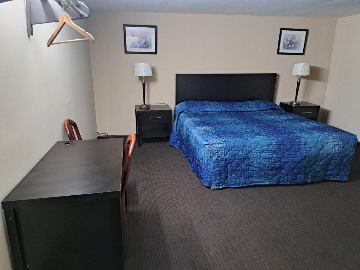 | Pennswoods Inn