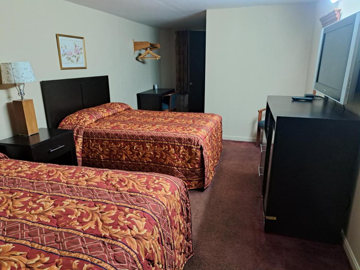 | Pennswoods Inn