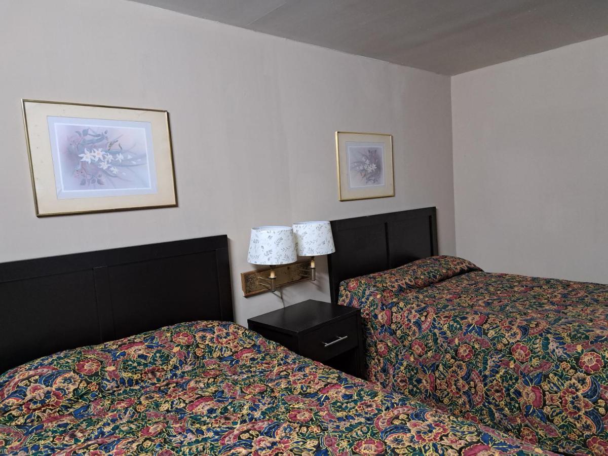| Pennswoods Inn