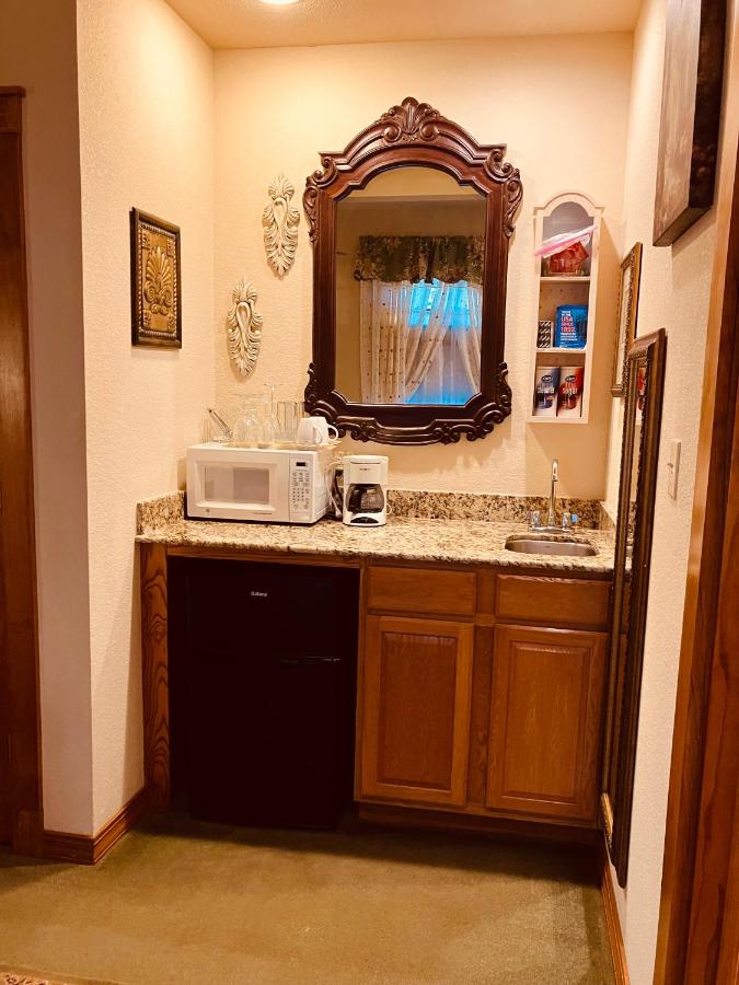 Deluxe King Suite at All Seasons Inn
