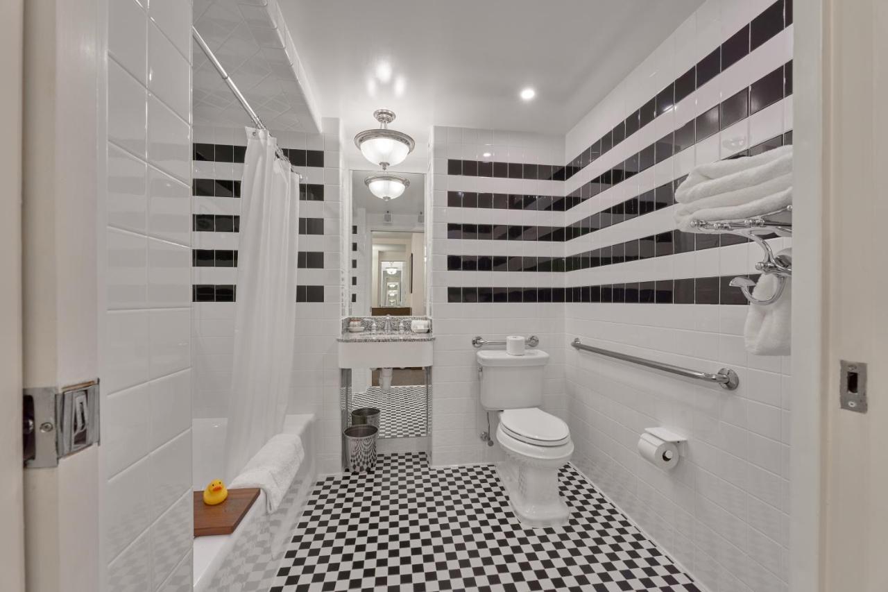 Queen Room - Disability Access at O.Henry Hotel