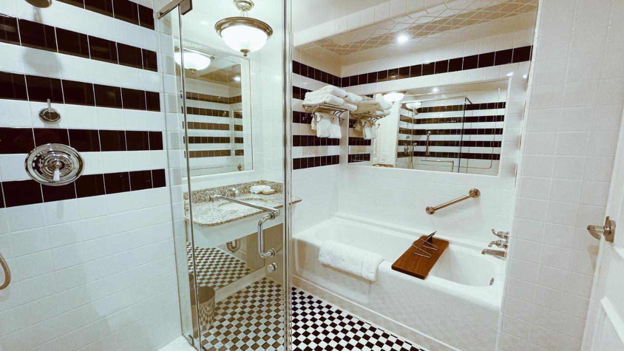 King Room at O.Henry Hotel