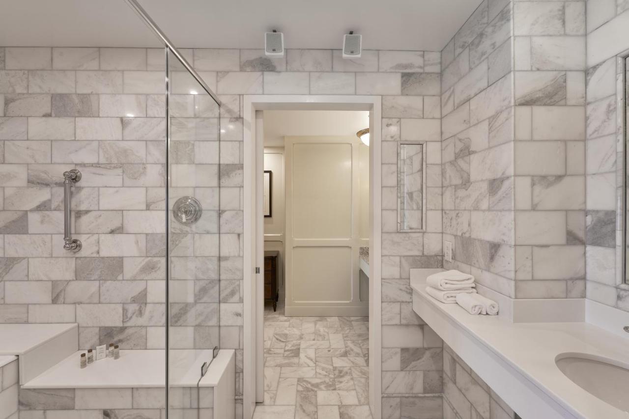 Superior Suite at O.Henry Hotel