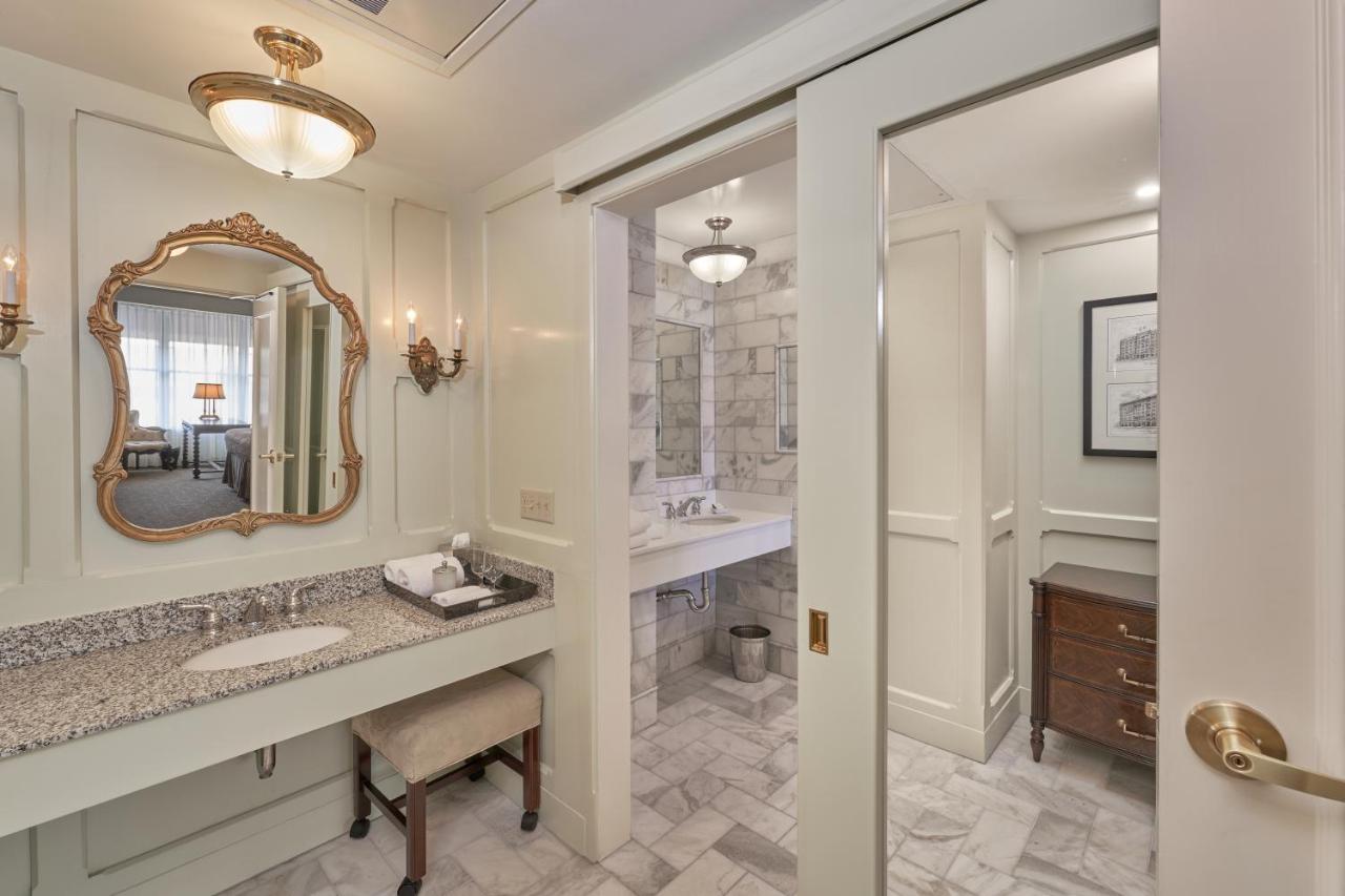 Superior Suite at O.Henry Hotel