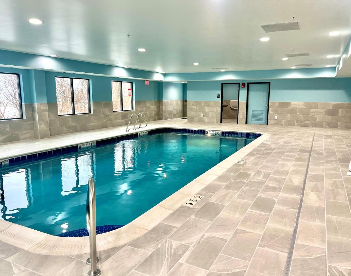 | Holiday Inn Express Syracuse-Fairgrounds, an IHG Hotel