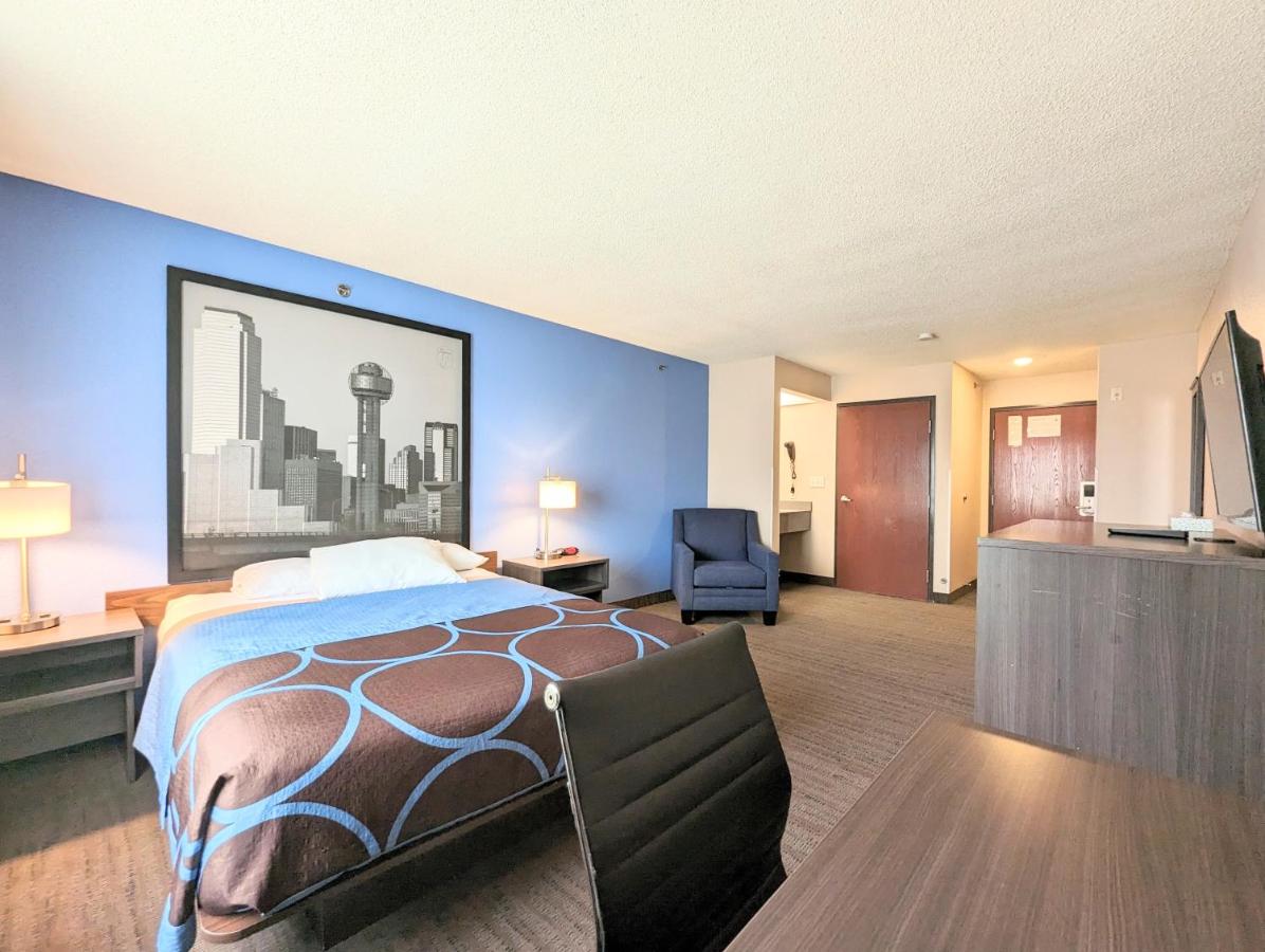 Queen Room - Non-Smoking at Super 8 by Wyndham Garland/Rowlett/East Dallas Area