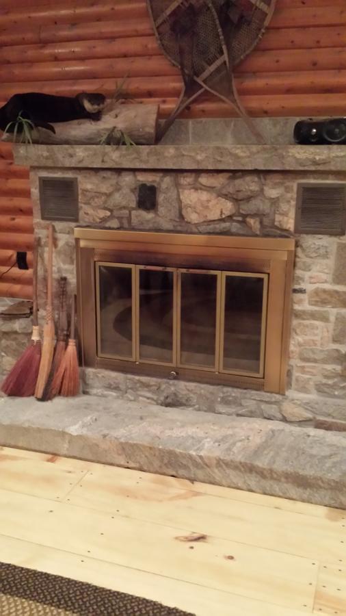 | Deer Mountain Lodge & Wilderness Resort