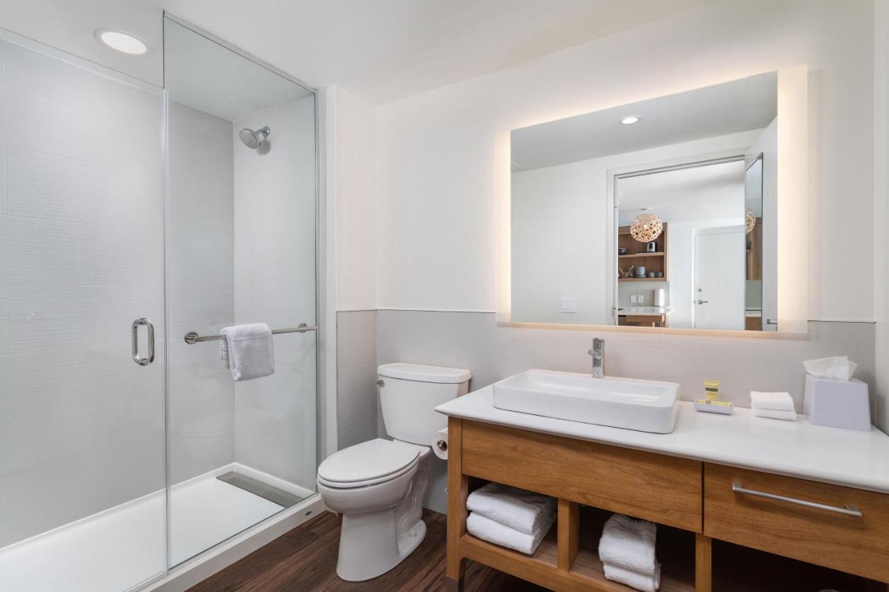 One-Bedroom King Suite with Sofa Bed at Element by Marriott Knoxville West