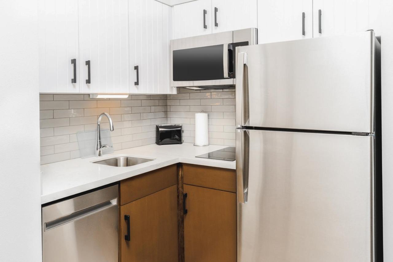 King Studio Suite - Hearing Accessible/Non-Smoking at Staybridge Suites Nashville - Vanderbilt Area by IHG