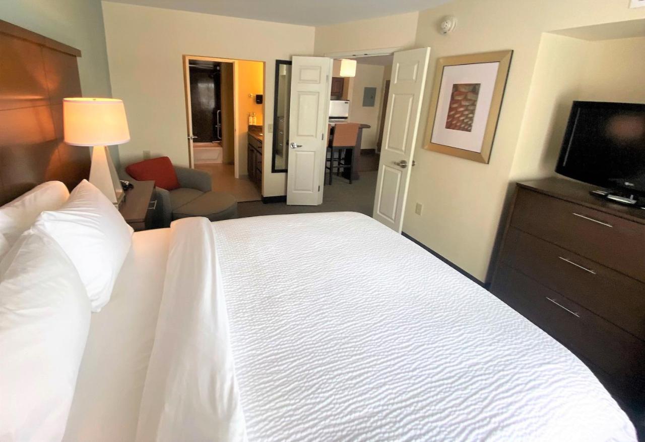 One-Bedroom Queen Suite at Staybridge Suites Great Falls, an IHG Hotel