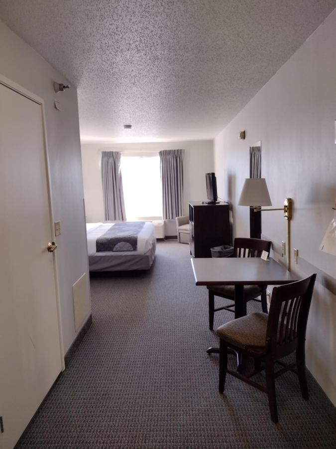 | Hastings Country Inn