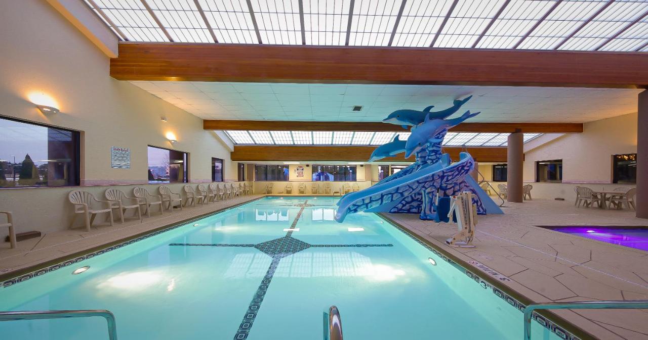 | Grand Marquis Waterpark Hotel & Suites