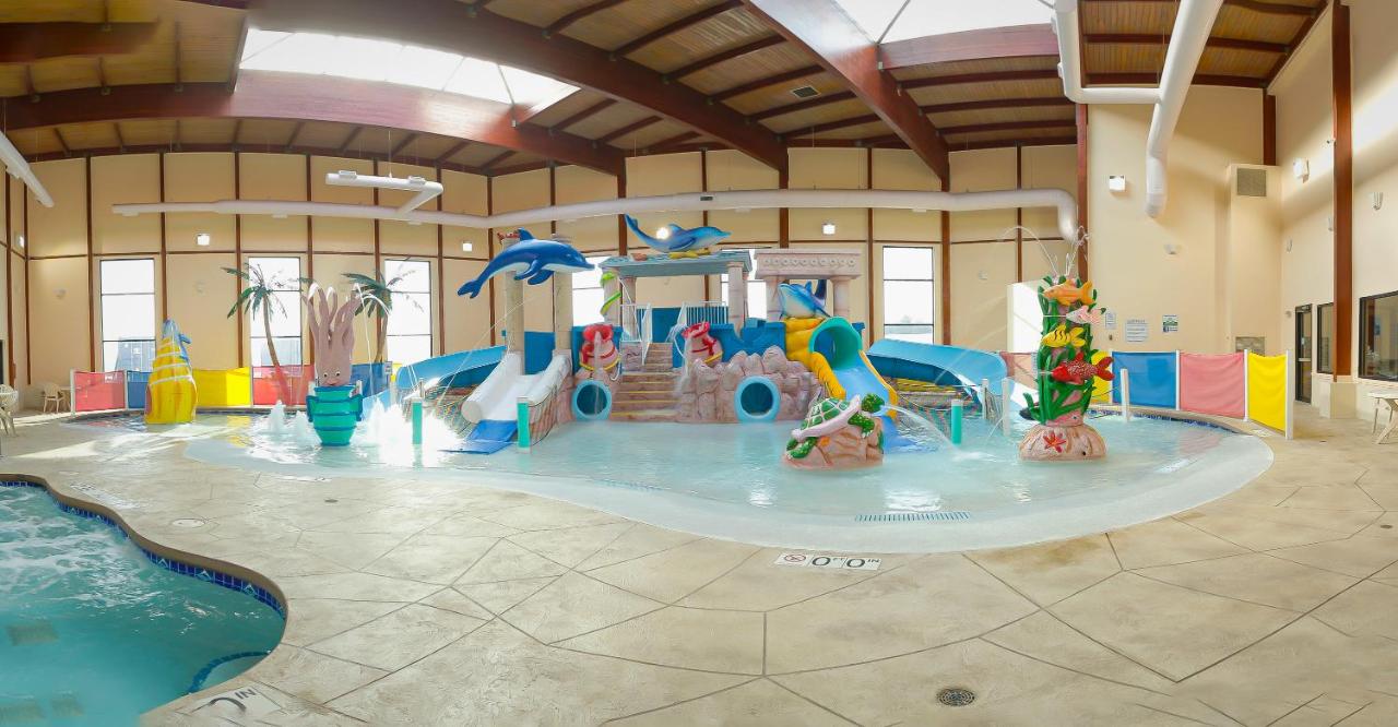 | Grand Marquis Waterpark Hotel & Suites