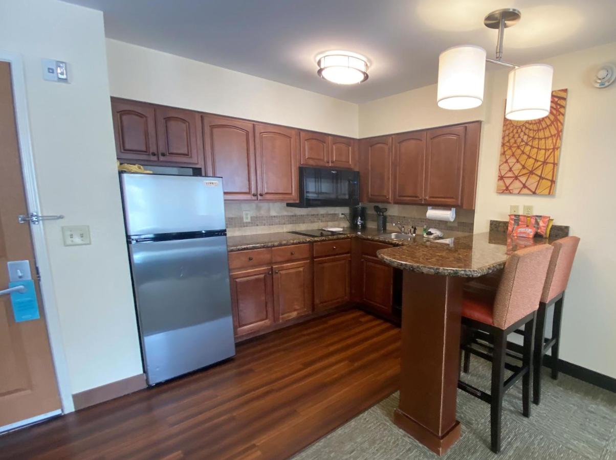 One-Bedroom Queen Suite at Staybridge Suites Great Falls, an IHG Hotel