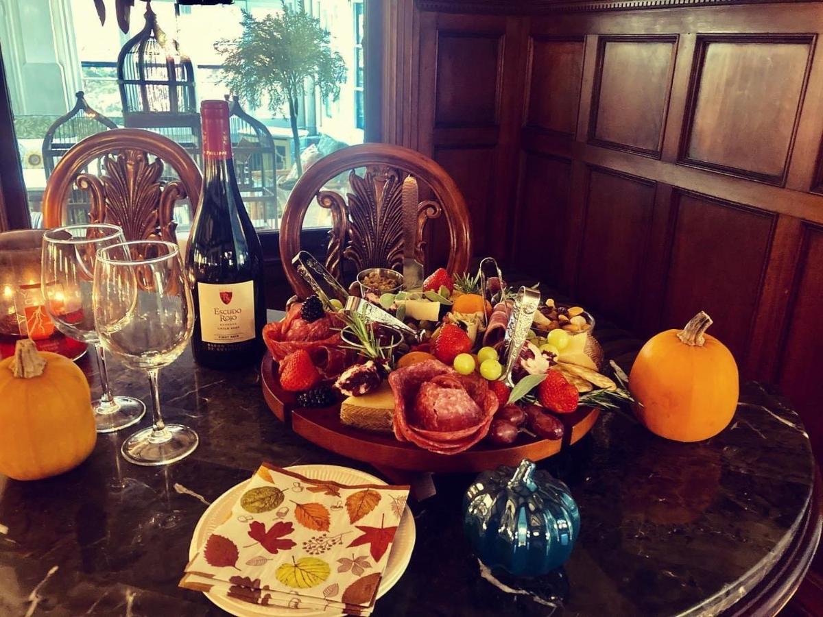 | Manor House Inn