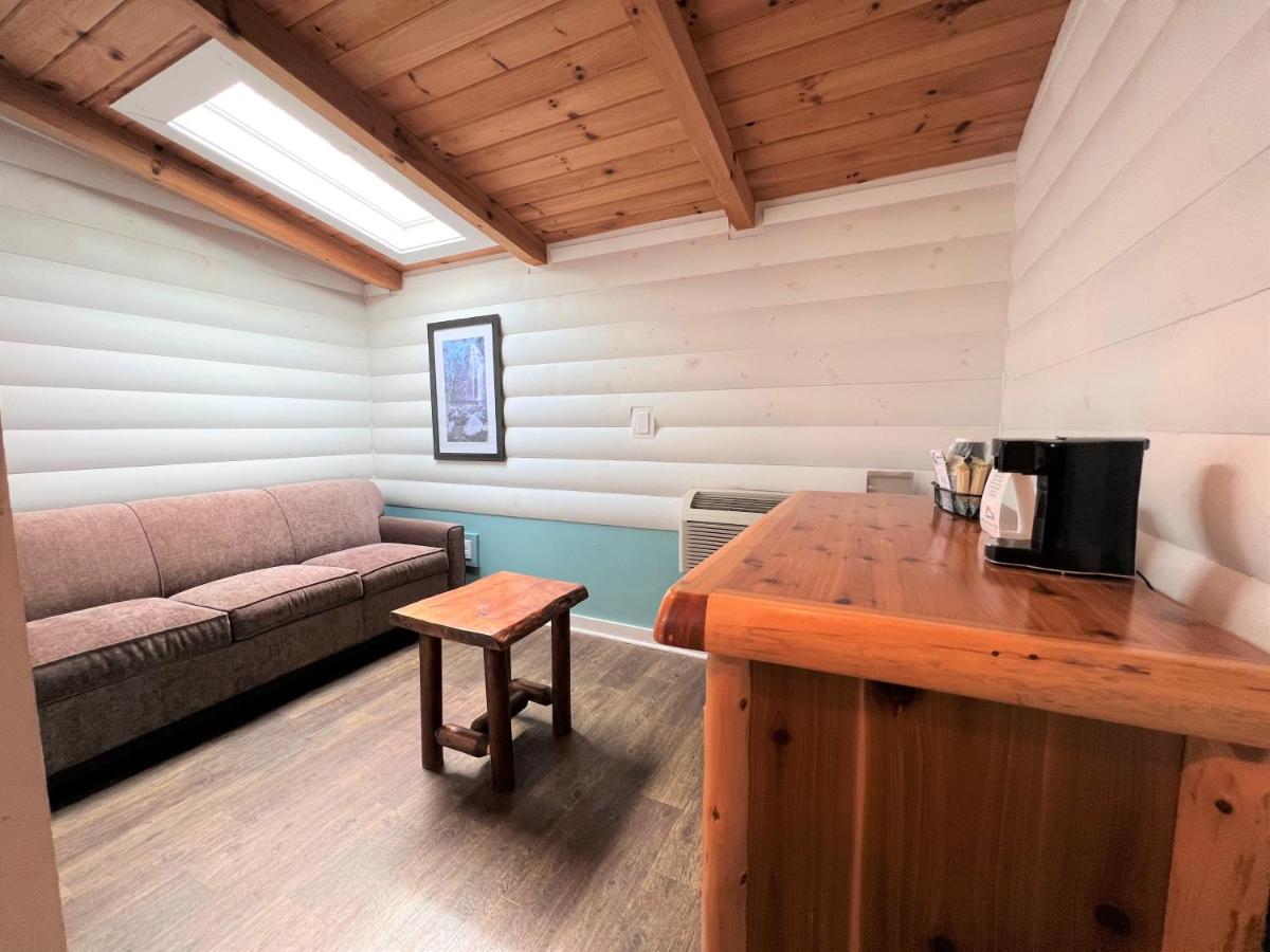 | Mountain Top Inn and Resort