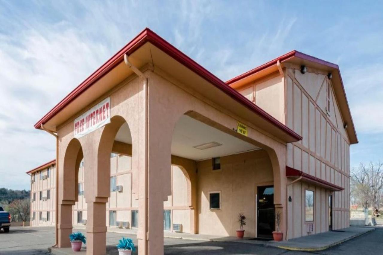  | Love Hotels Junction City KS Near Fort Riley By OYO