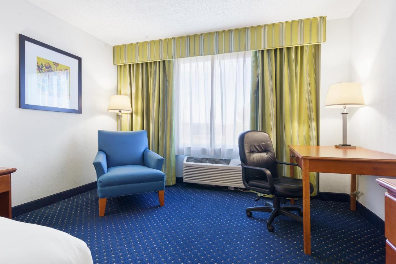 Standard King Room at Thousand Hills Resort Hotel