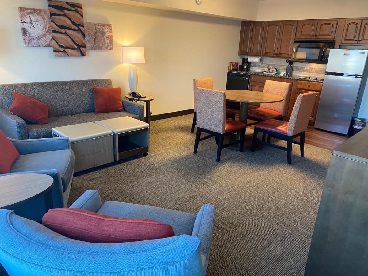 Deluxe One-Bedroom Queen Suite at Staybridge Suites Great Falls, an IHG Hotel
