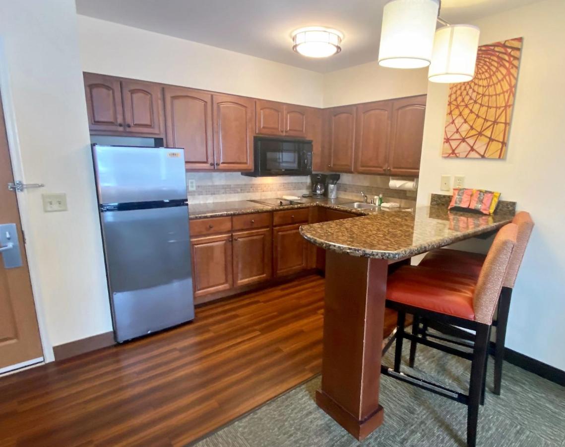 One-Bedroom Queen Suite at Staybridge Suites Great Falls, an IHG Hotel
