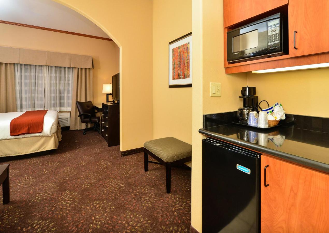 | Holiday Inn Express Vancouver North, an IHG Hotel