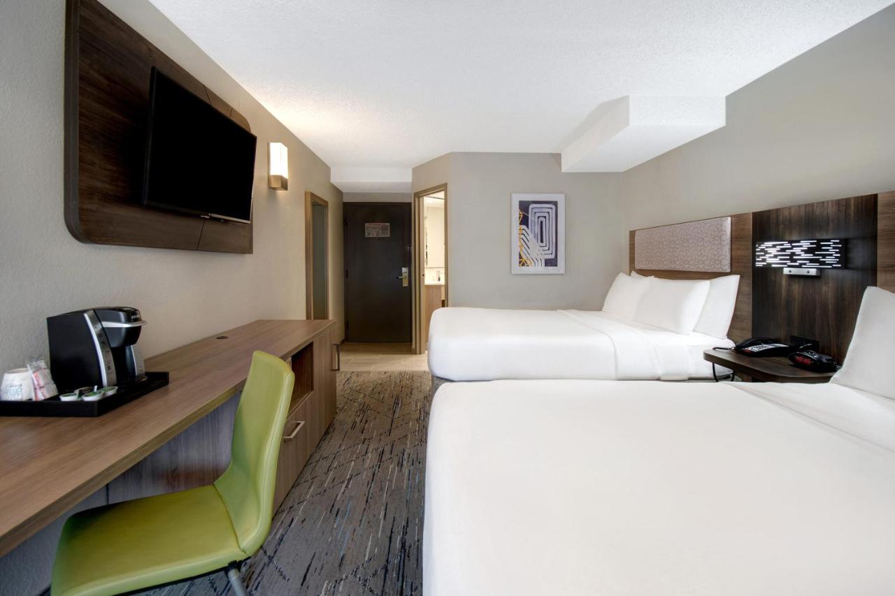 Queen Room - Disability Access Hearing Accessible at Holiday Inn Express Rochester - University Area by IHG