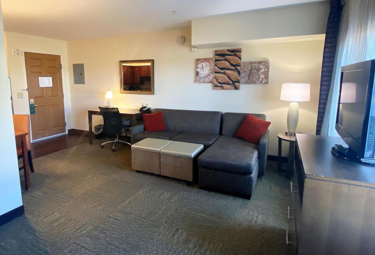 One-Bedroom Queen Suite - Disability Access/Roll-in Shower at Staybridge Suites Great Falls, an IHG Hotel