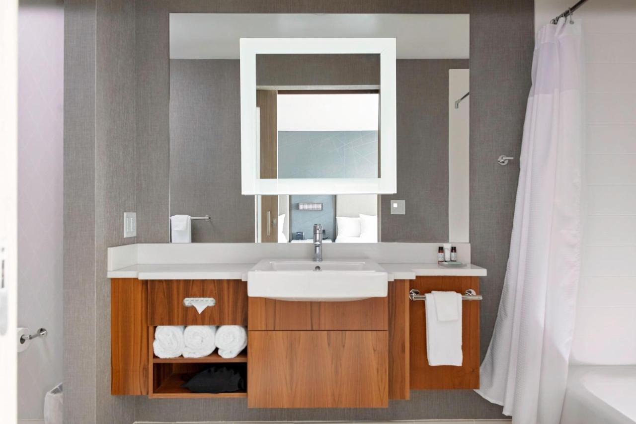 Queen Suite at SpringHill Suites by Marriott Beaufort