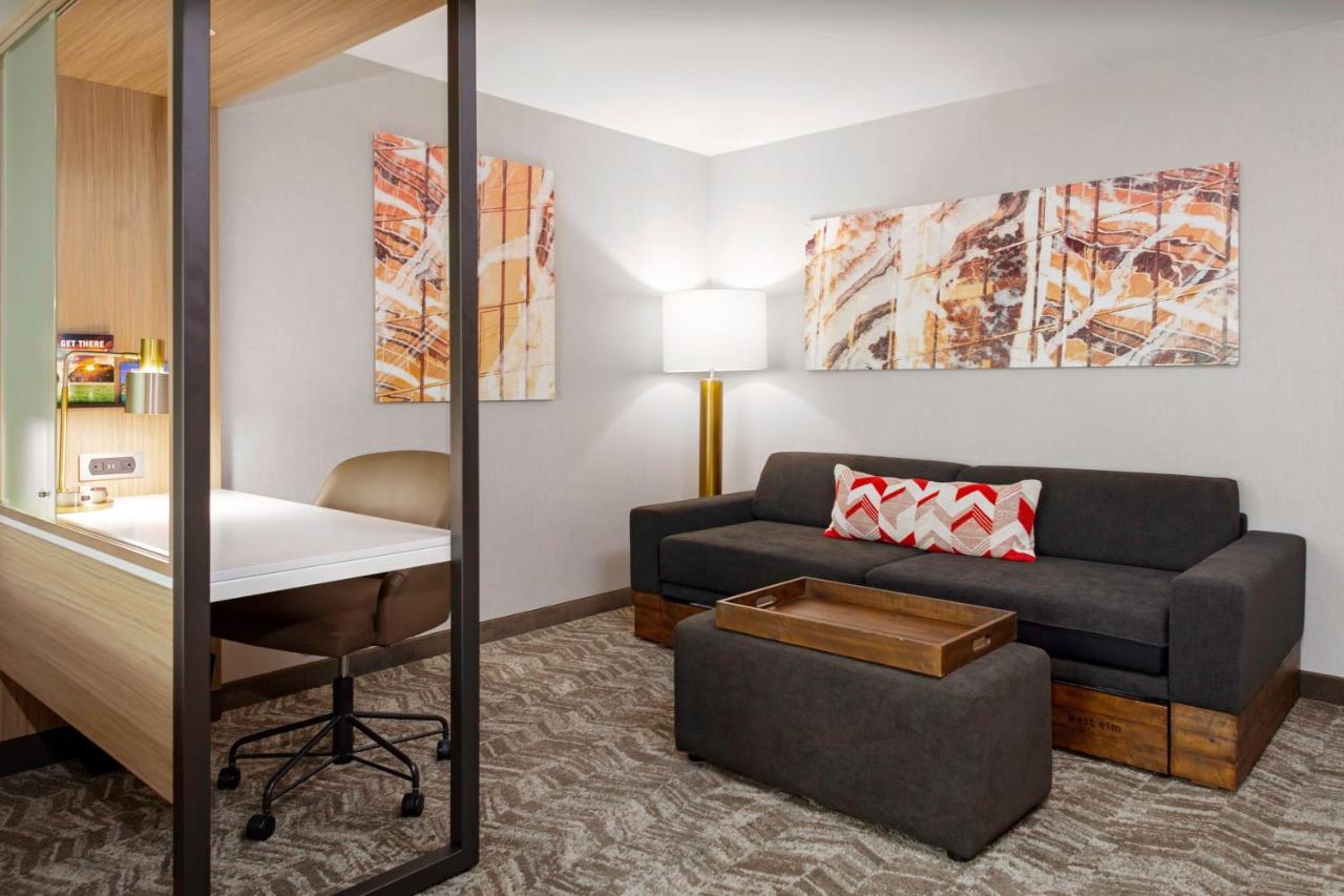 King Suite at SpringHill Suites by Marriott Beaufort