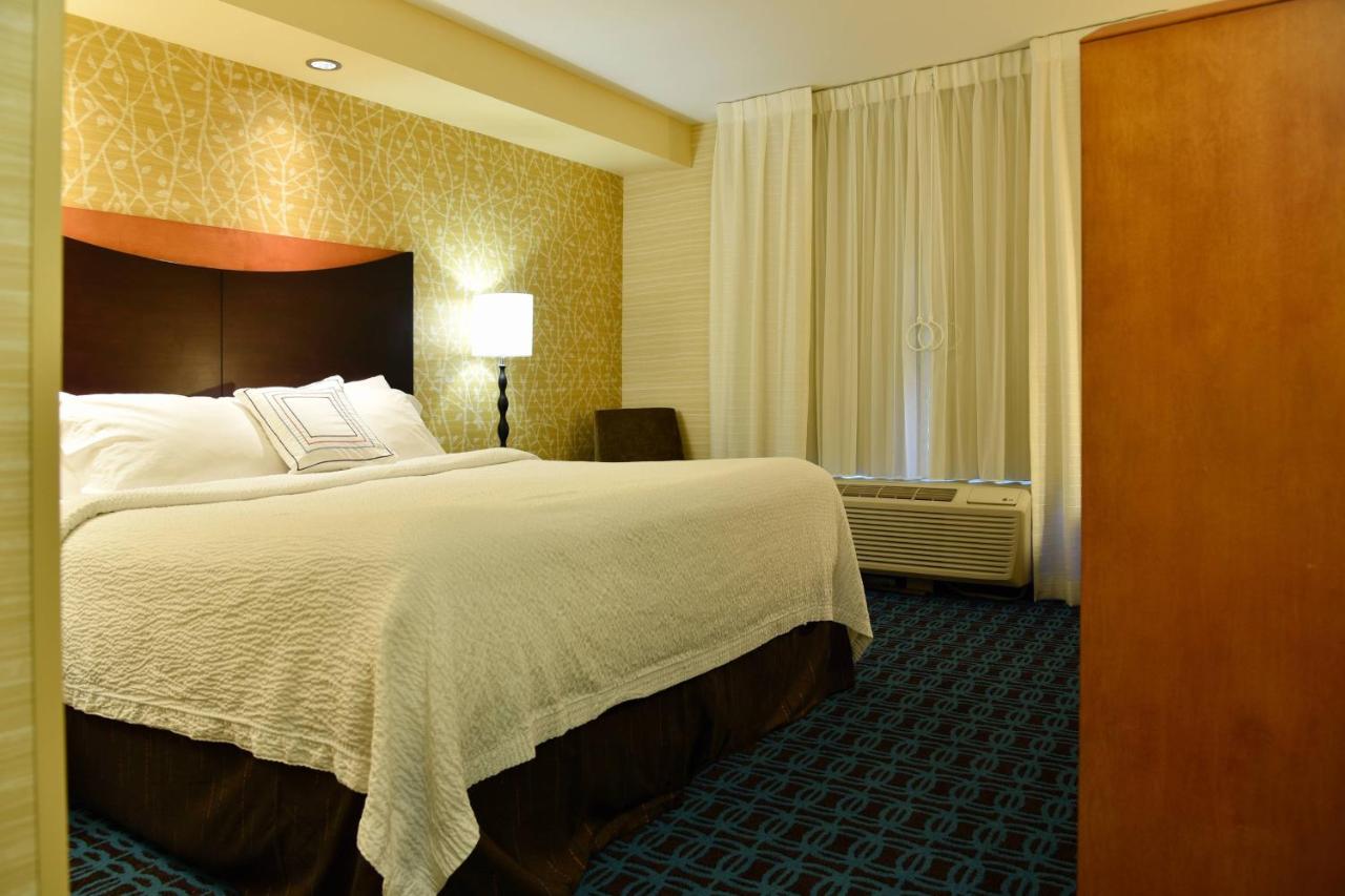 | Fairfield Inn Hartford Airport