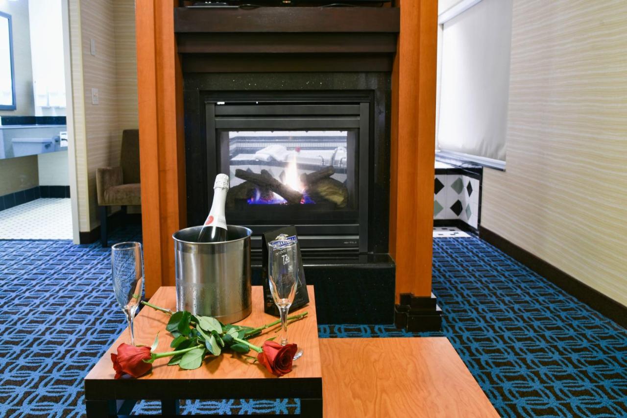 | Fairfield Inn Hartford Airport