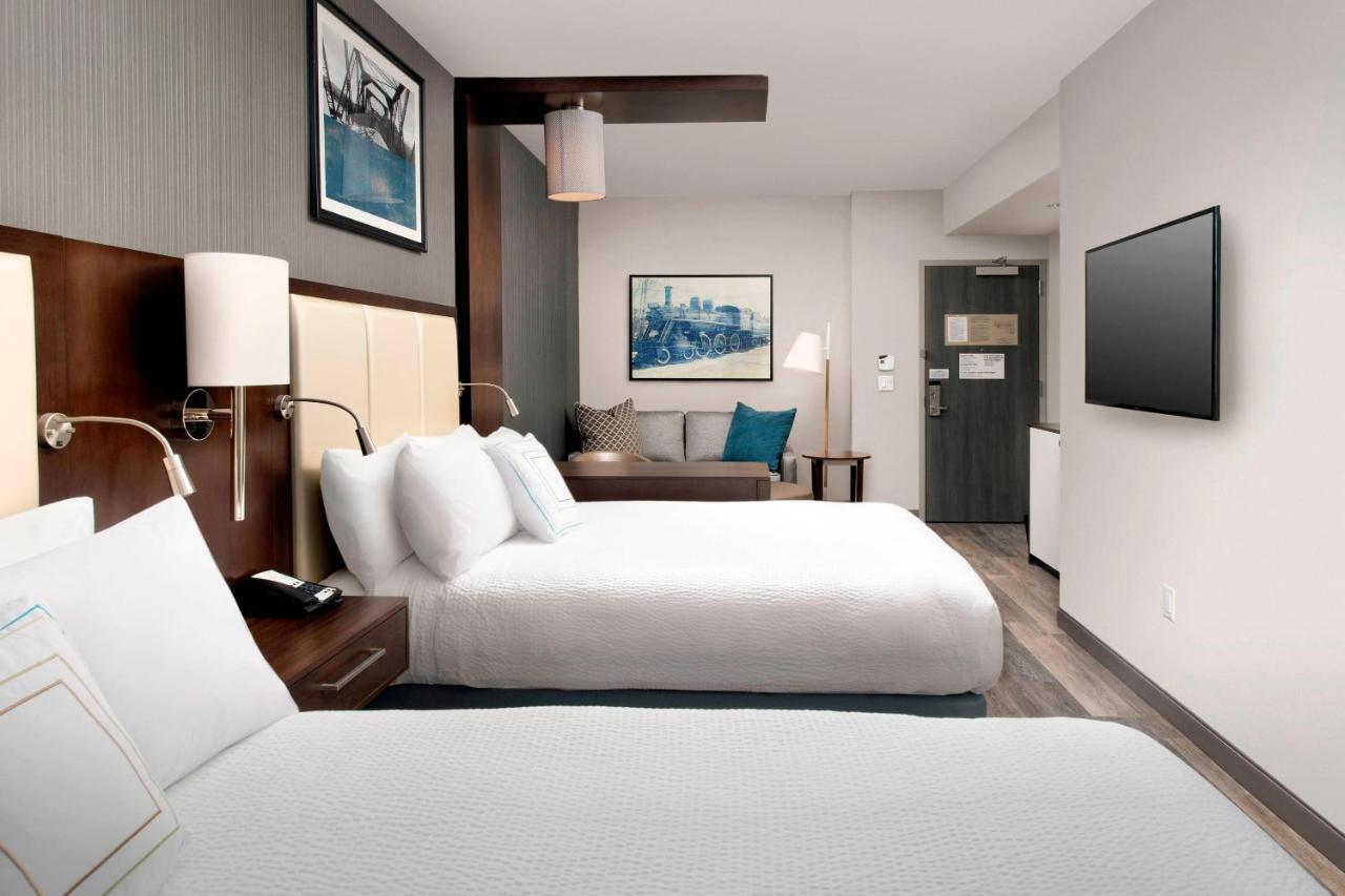 Queen Suite with Two Queen Beds and Sofa Bed at SpringHill Suites by Marriott Atlanta Downtown