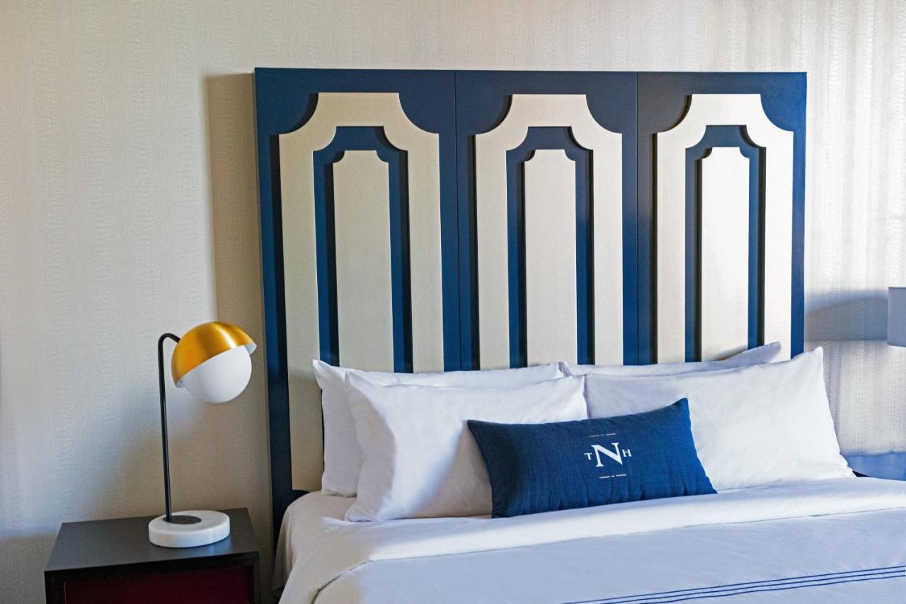 Guest Room, 1 King at The Notary Hotel, Philadelphia, Autograph Collection by Marriott