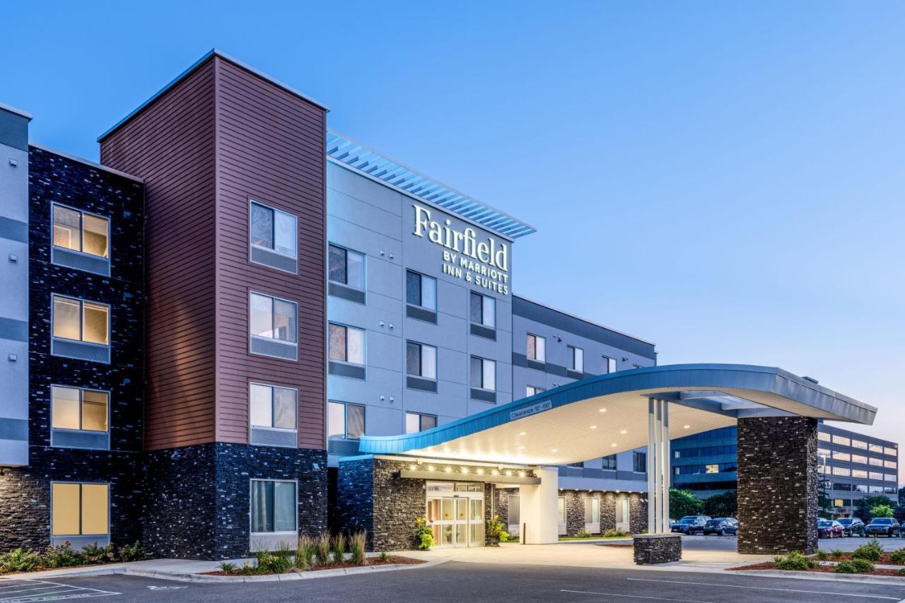 | Fairfield Inn & Suites Minneapolis North