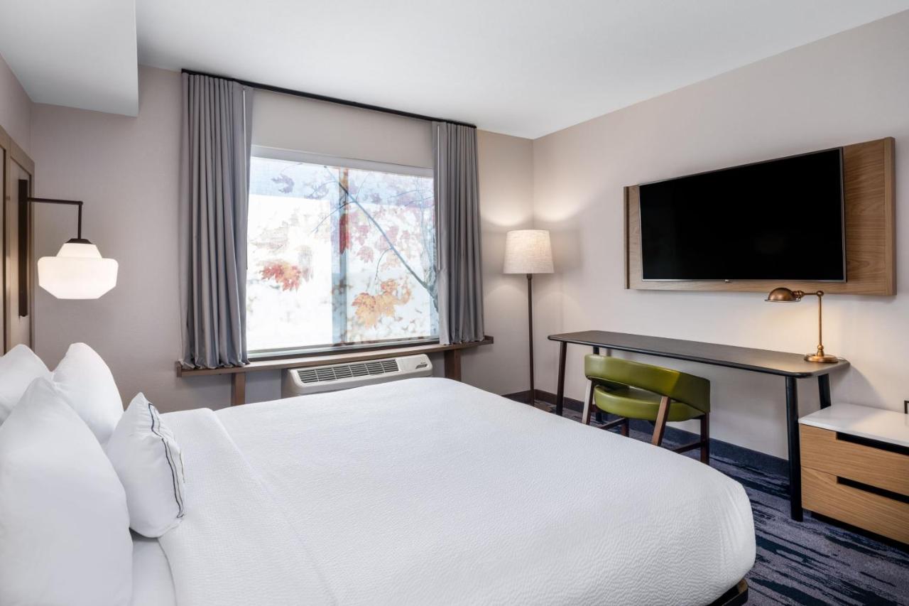 | Fairfield Inn & Suites Minneapolis North