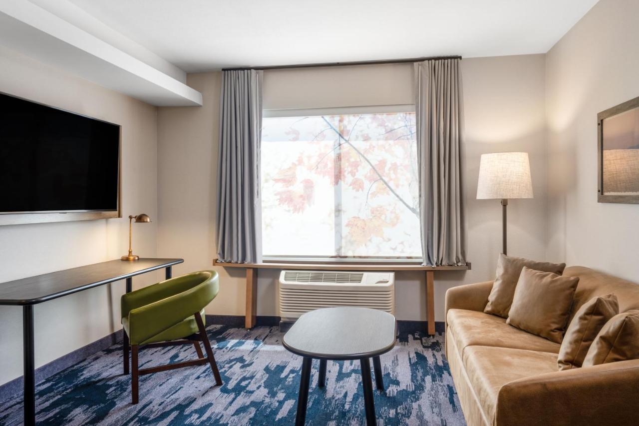 | Fairfield Inn & Suites Minneapolis North