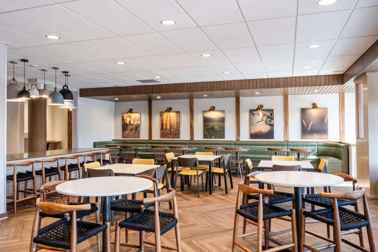 | Fairfield Inn & Suites Minneapolis North