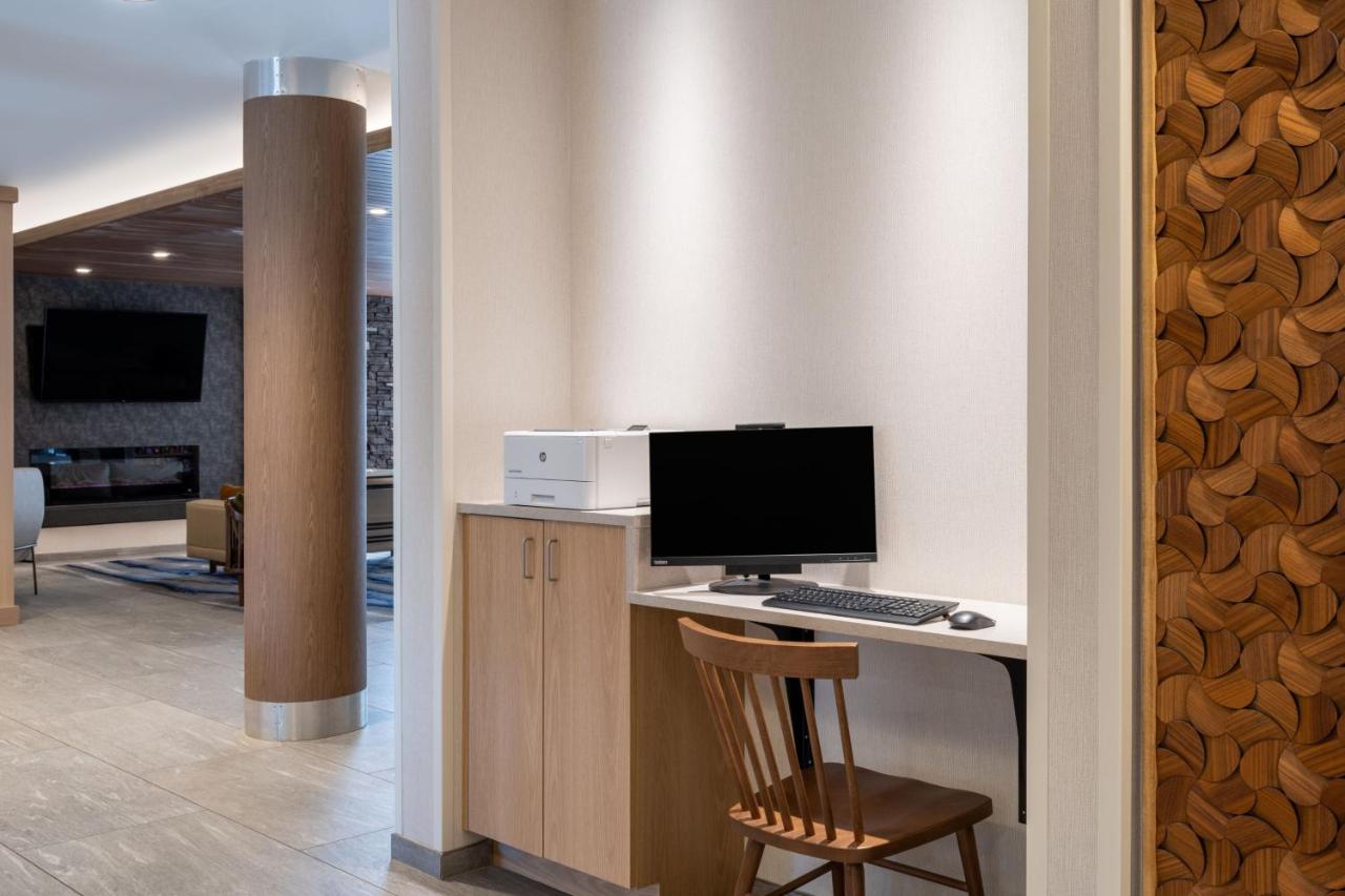 | Fairfield Inn & Suites Minneapolis North