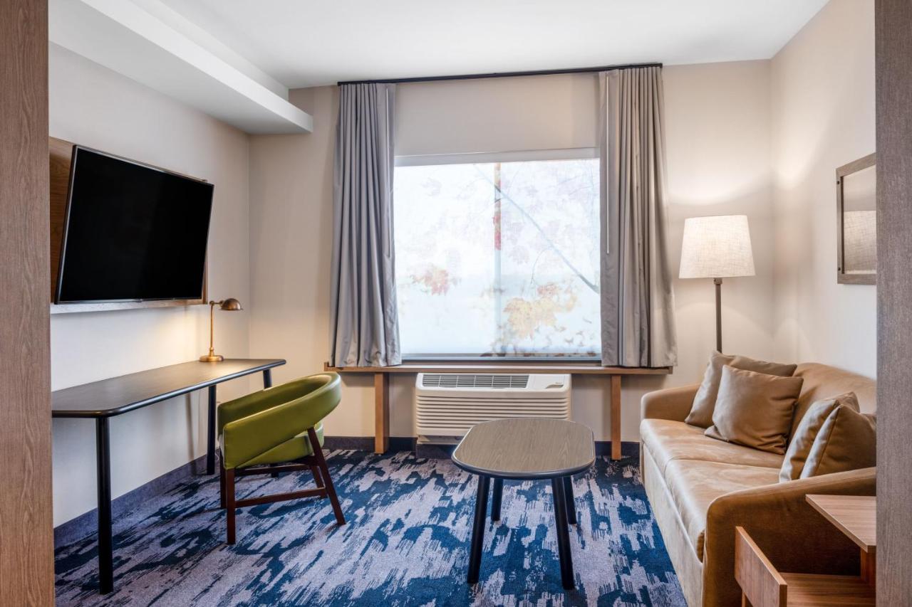 | Fairfield Inn & Suites Minneapolis North