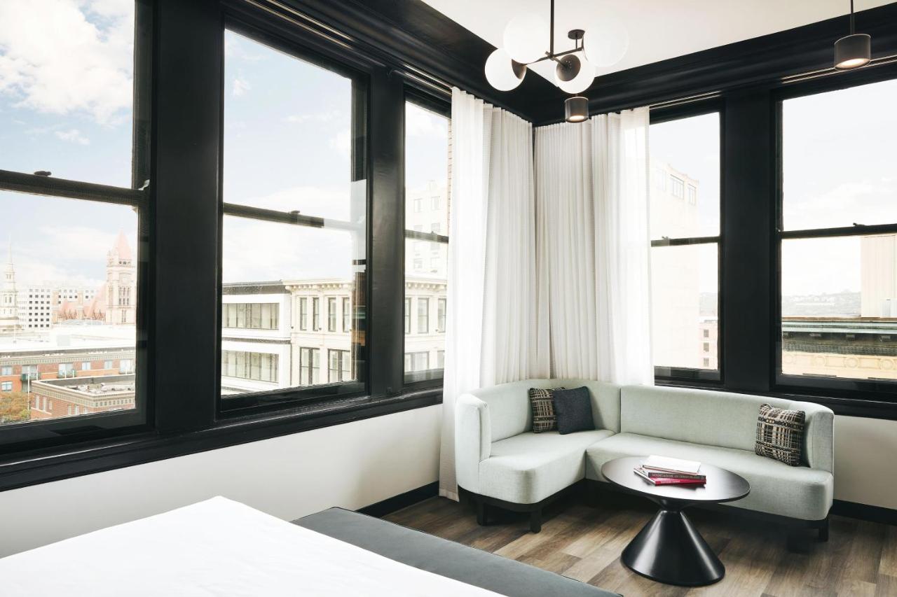Corner Suite at Kinley Cincinnati Downtown, a Tribute Portfolio Hotel