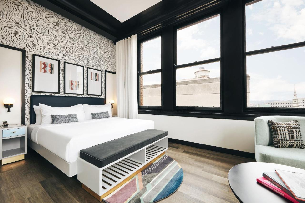 Corner Suite at Kinley Cincinnati Downtown, a Tribute Portfolio Hotel