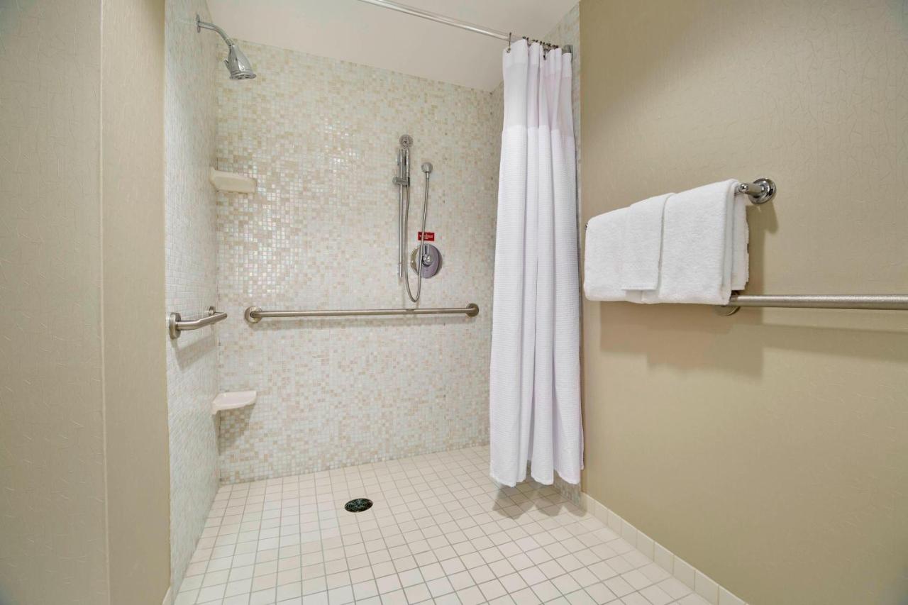 Deluxe Queen Studio with Trundle Bed at SpringHill Suites by Marriott Las Vegas Convention Center