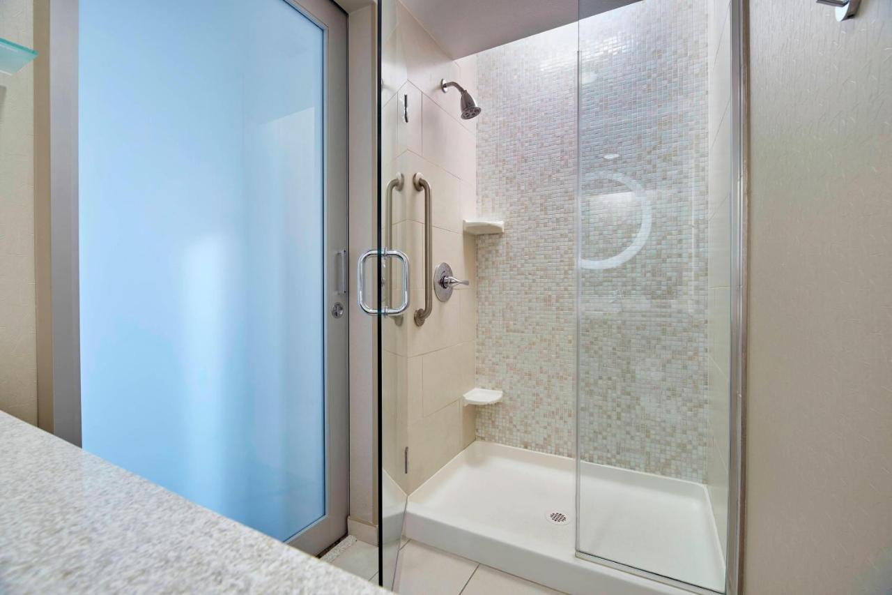 King Studio with Trundle Bed at SpringHill Suites by Marriott Las Vegas Convention Center
