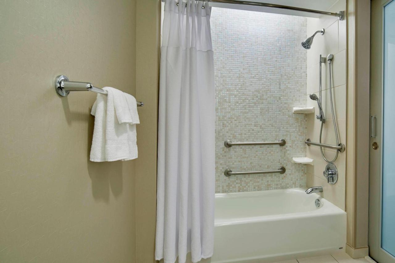 King Studio with Trundle Bed at SpringHill Suites by Marriott Las Vegas Convention Center