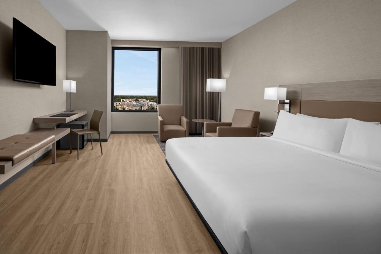 Guest Room with 1 King Bed, Sofa bed, Water view at AC Hotel by Marriott Miami Dadeland
