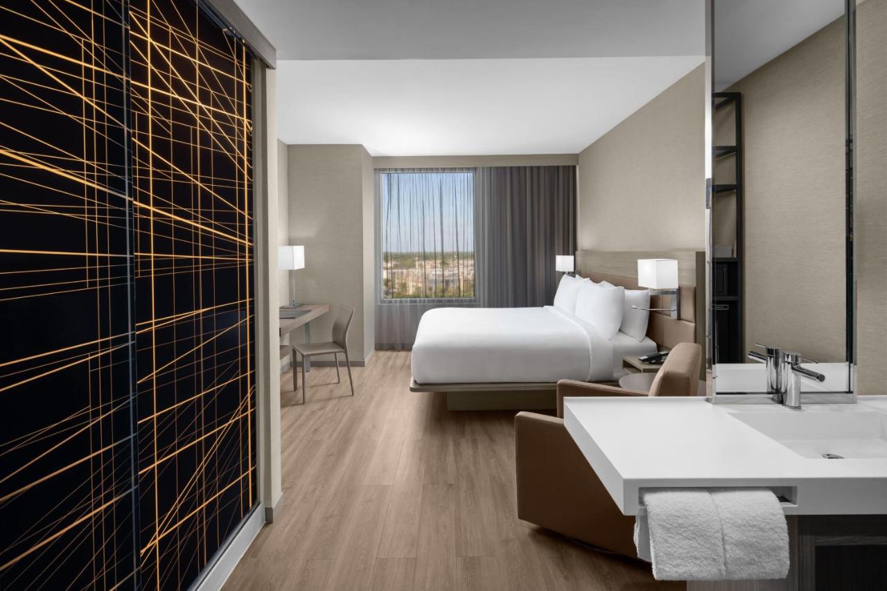 Guest Room with 1 King Bed at AC Hotel by Marriott Miami Dadeland