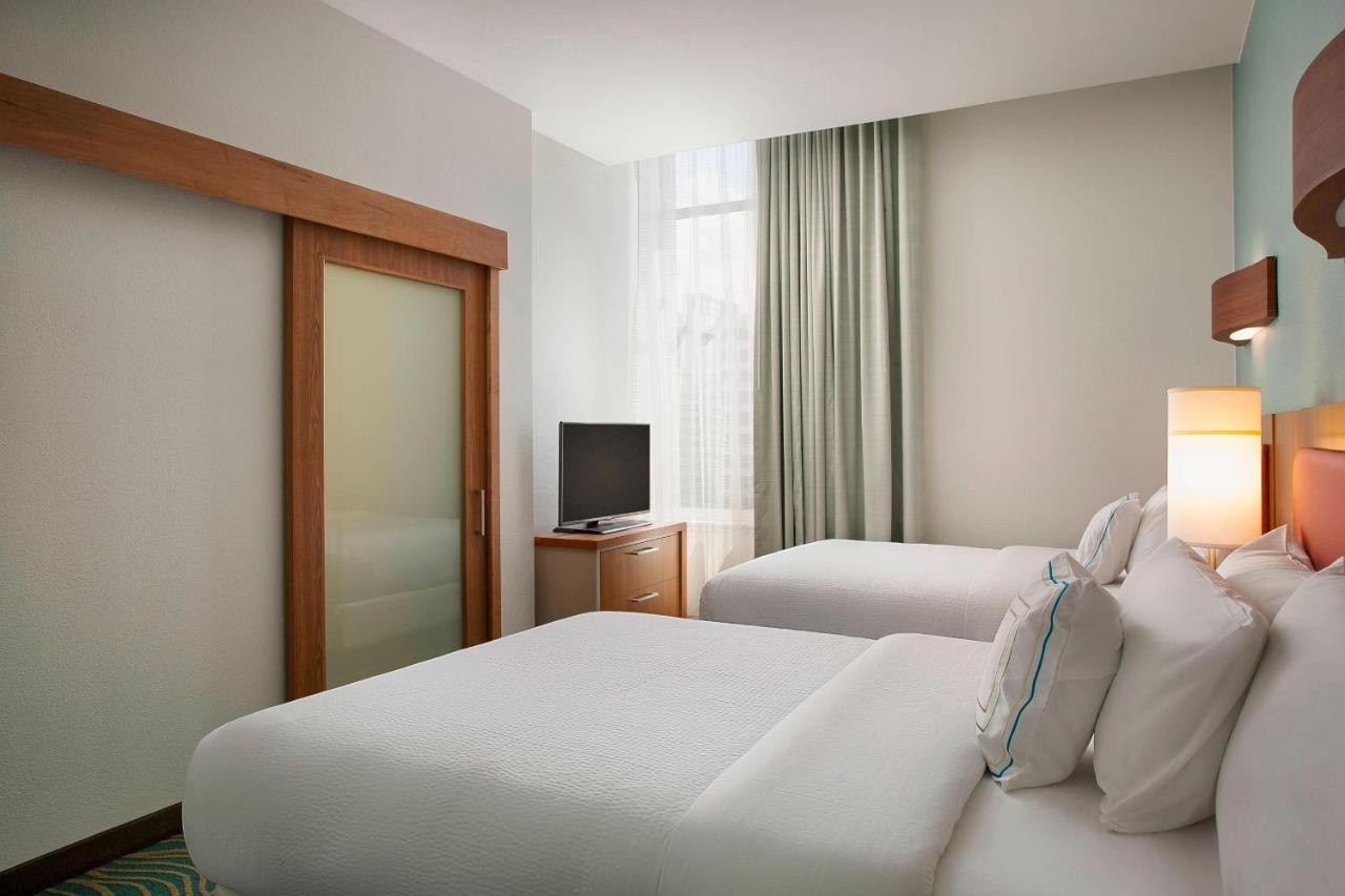 Large Queen Studio at Springhill Suites by Marriott Houston Dwntn/Convention Cntr