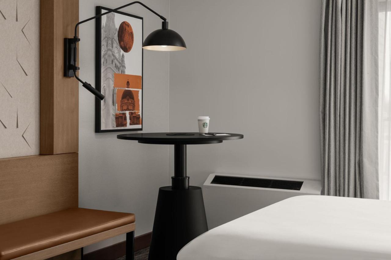 | Sheraton Milwaukee Brookfield