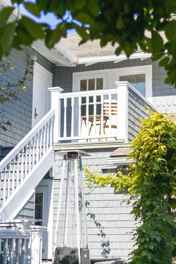 | Shelburne Hotel