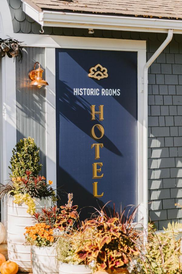 | Shelburne Hotel